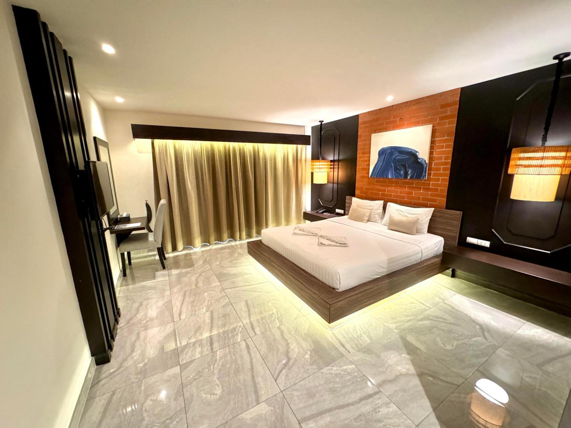 De Coze Hotel Patong Luaran gambar