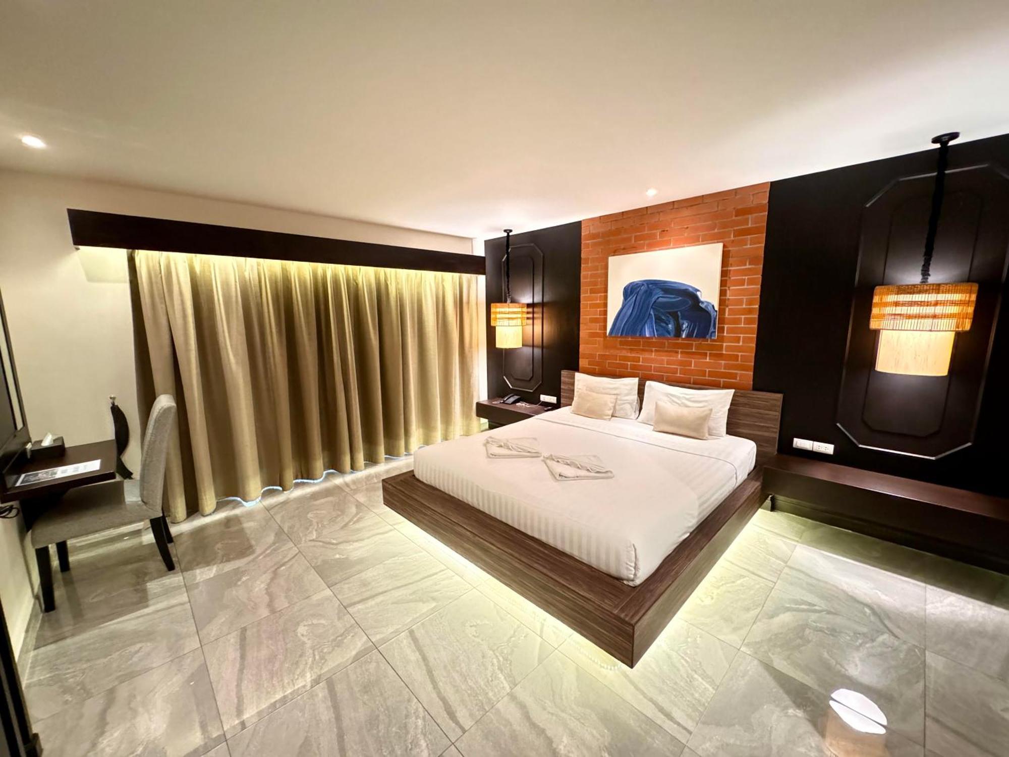 De Coze Hotel Patong Luaran gambar