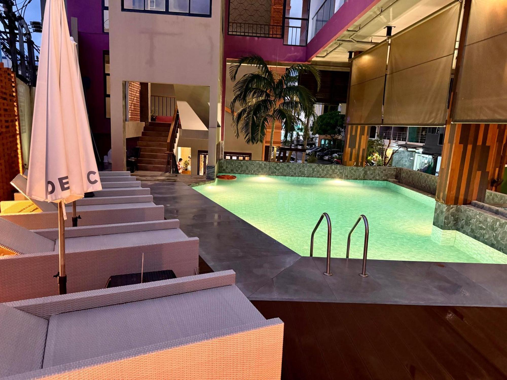 De Coze Hotel Patong Luaran gambar