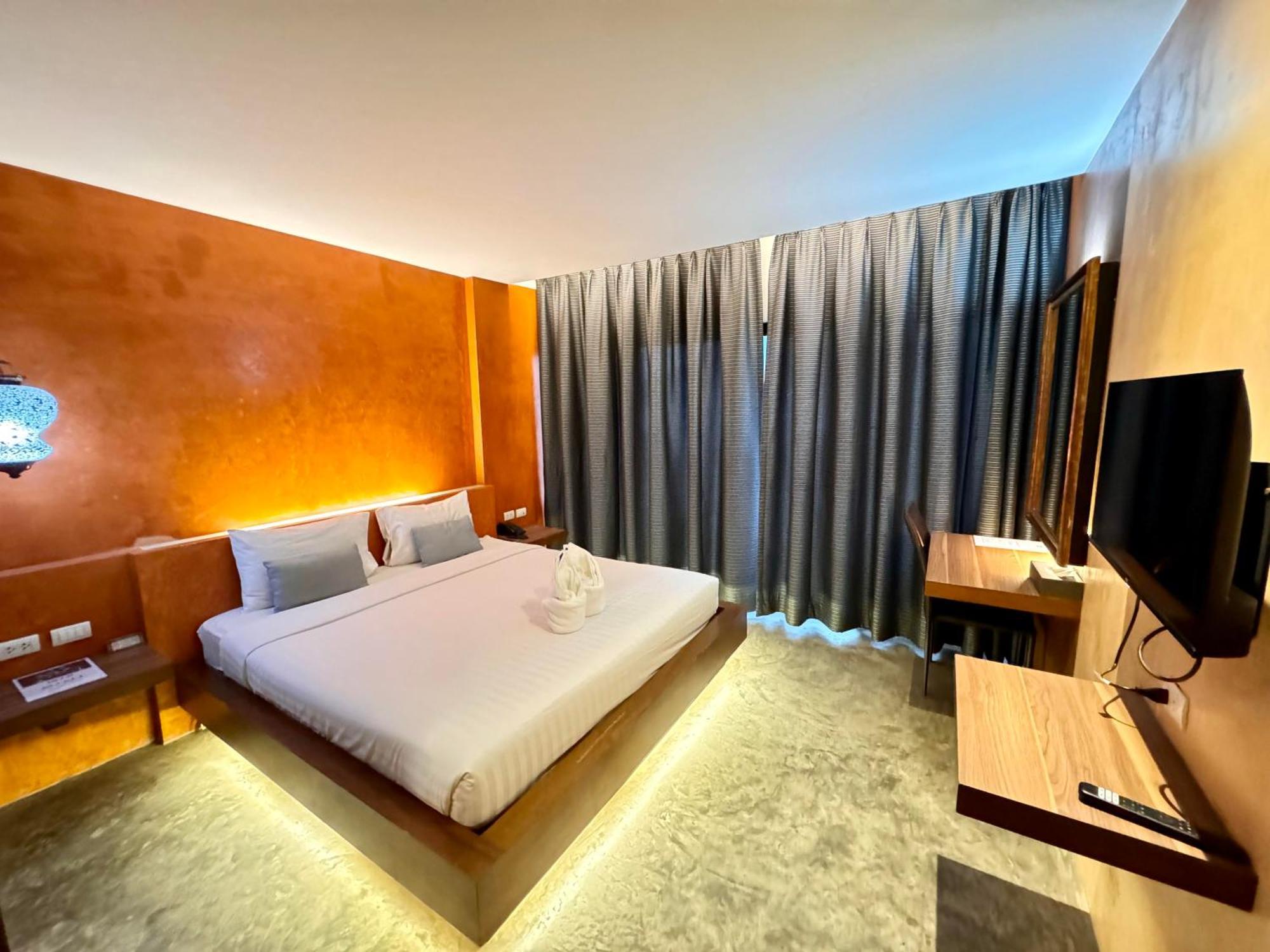 De Coze Hotel Patong Luaran gambar