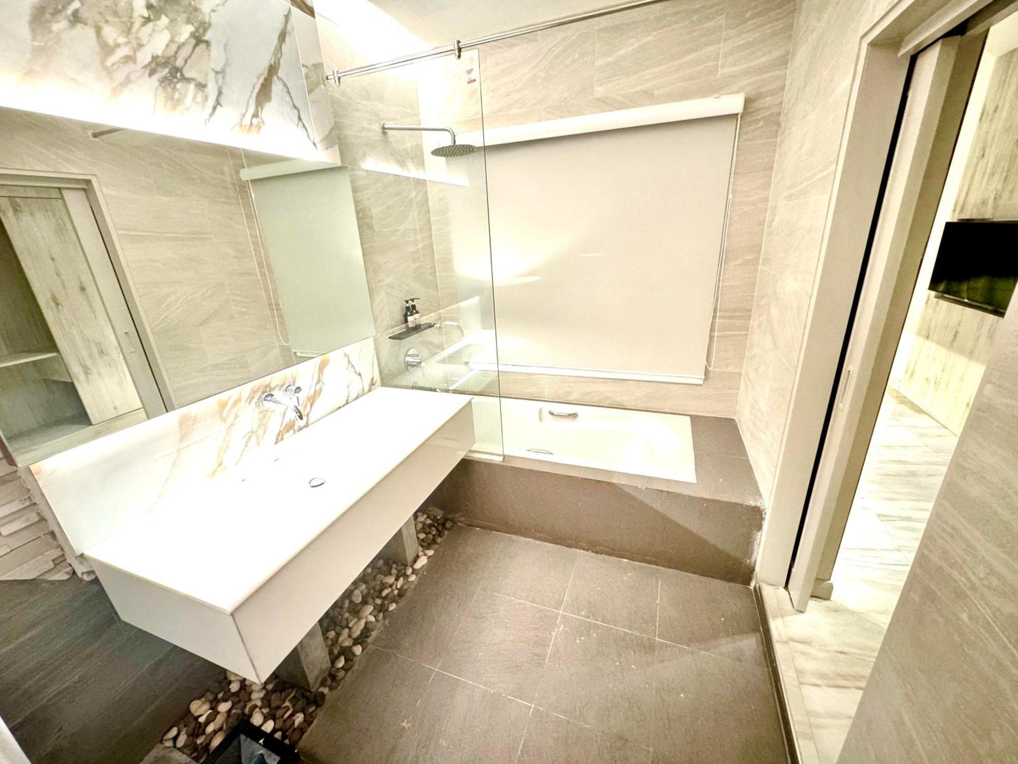 De Coze Hotel Patong Luaran gambar