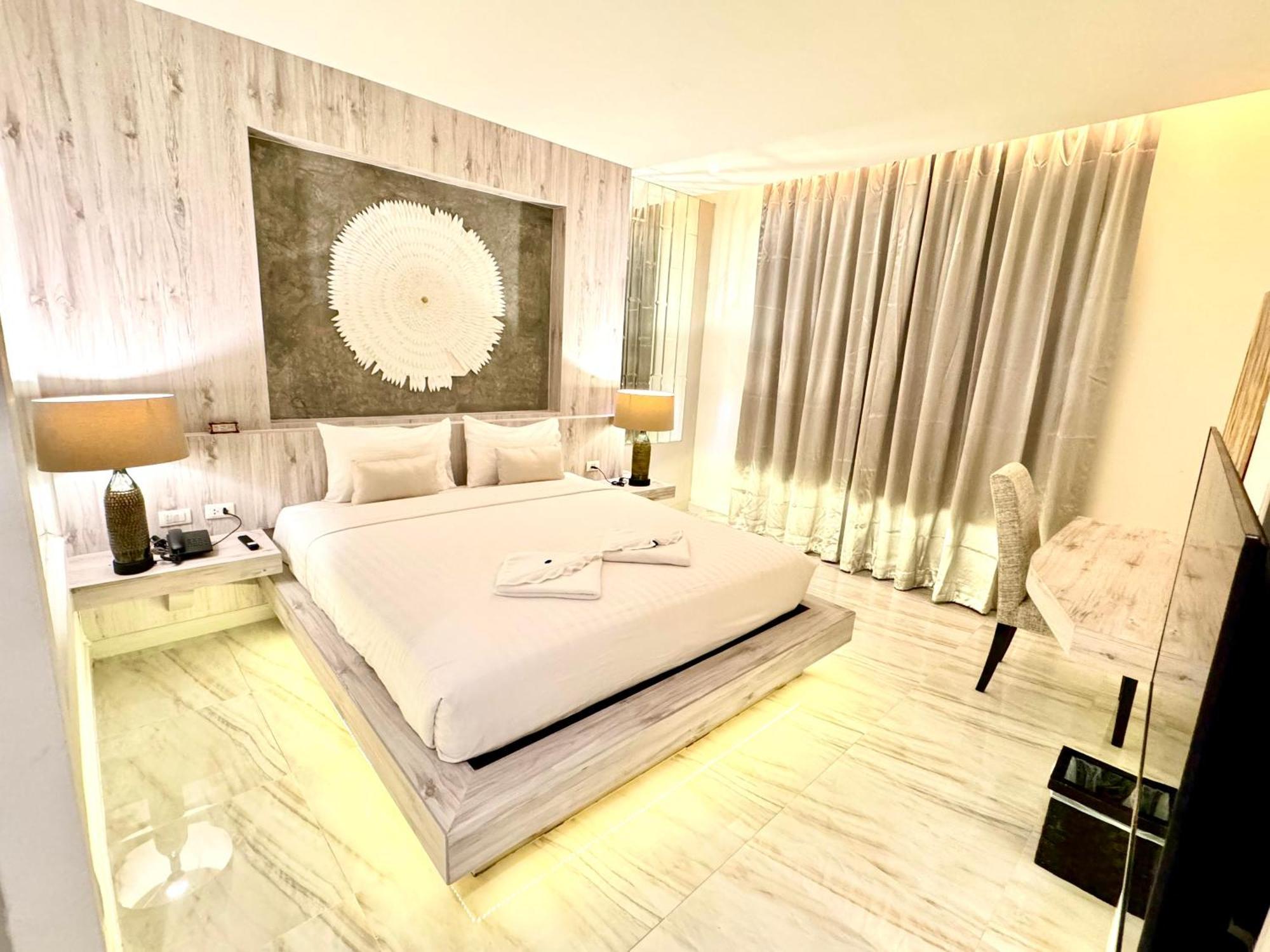 De Coze Hotel Patong Luaran gambar