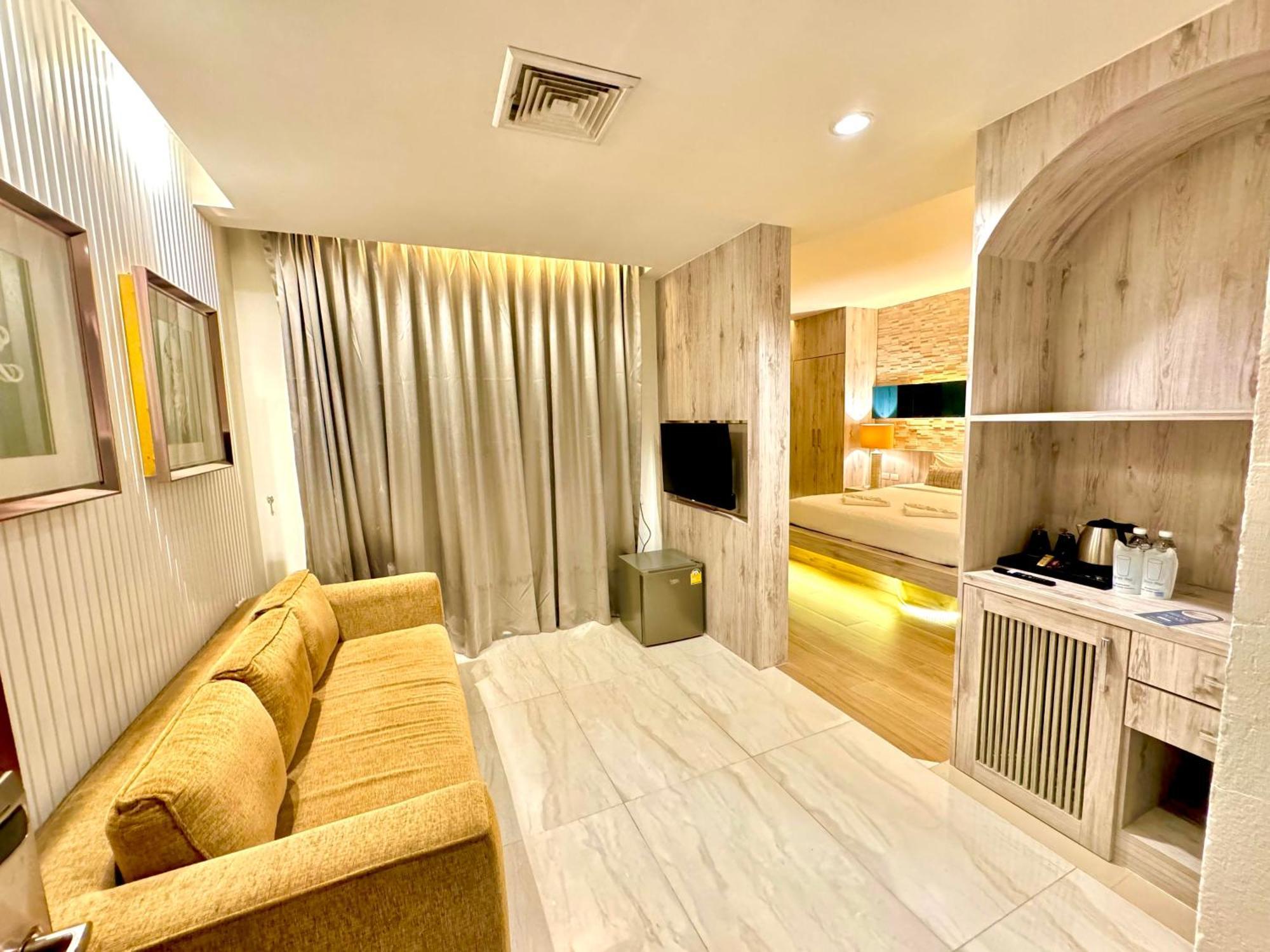 De Coze Hotel Patong Luaran gambar