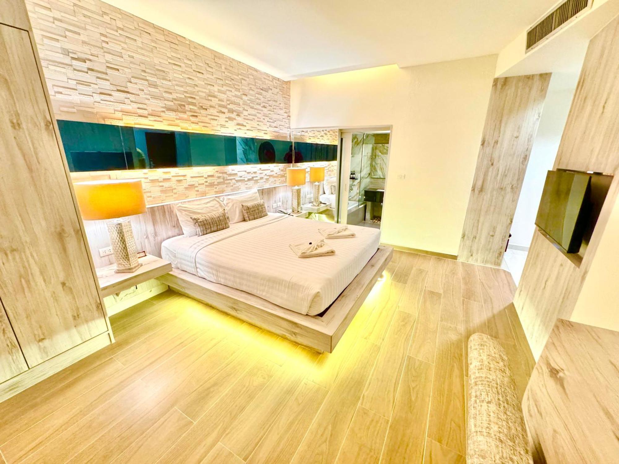 De Coze Hotel Patong Luaran gambar
