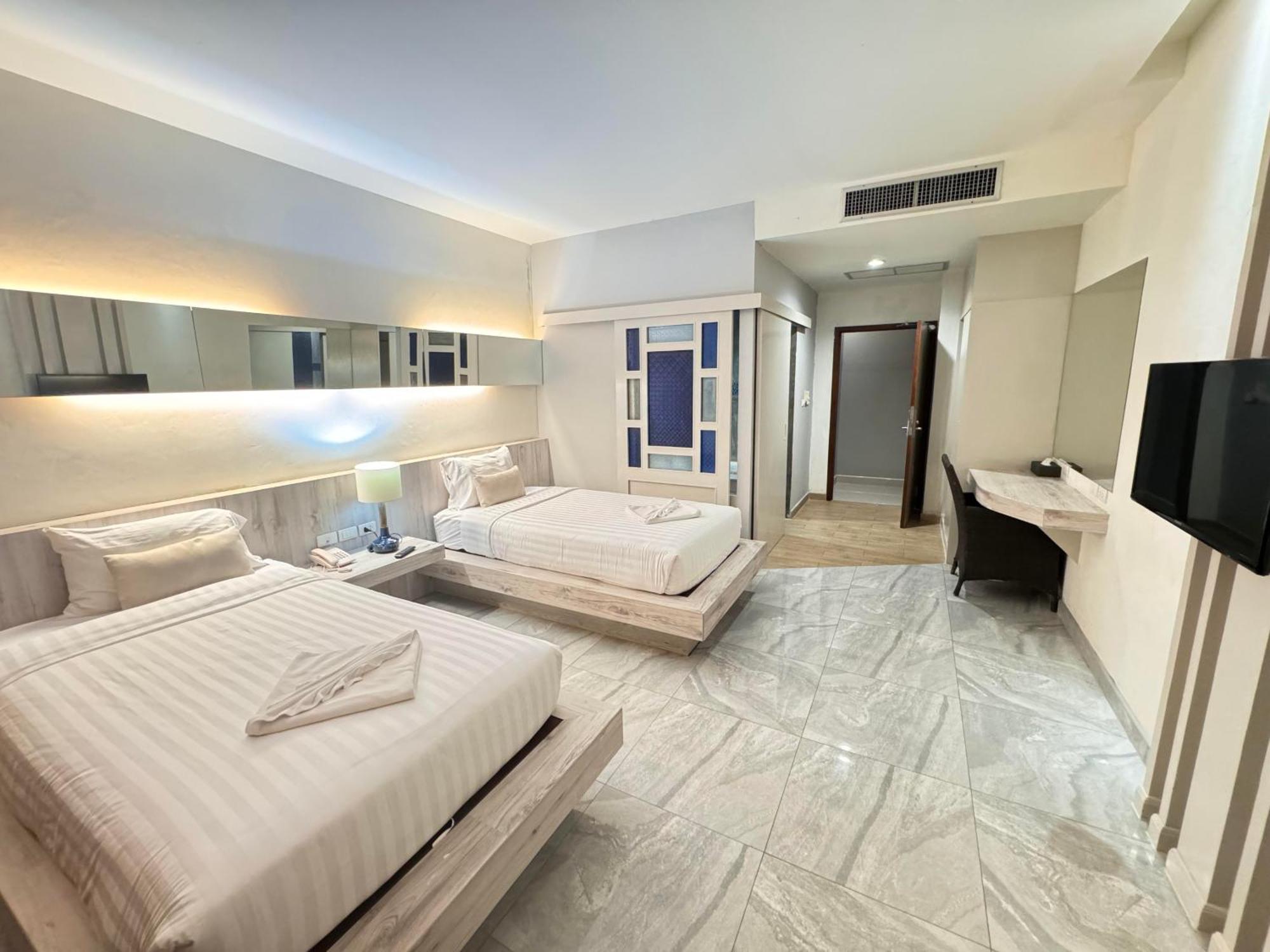De Coze Hotel Patong Luaran gambar