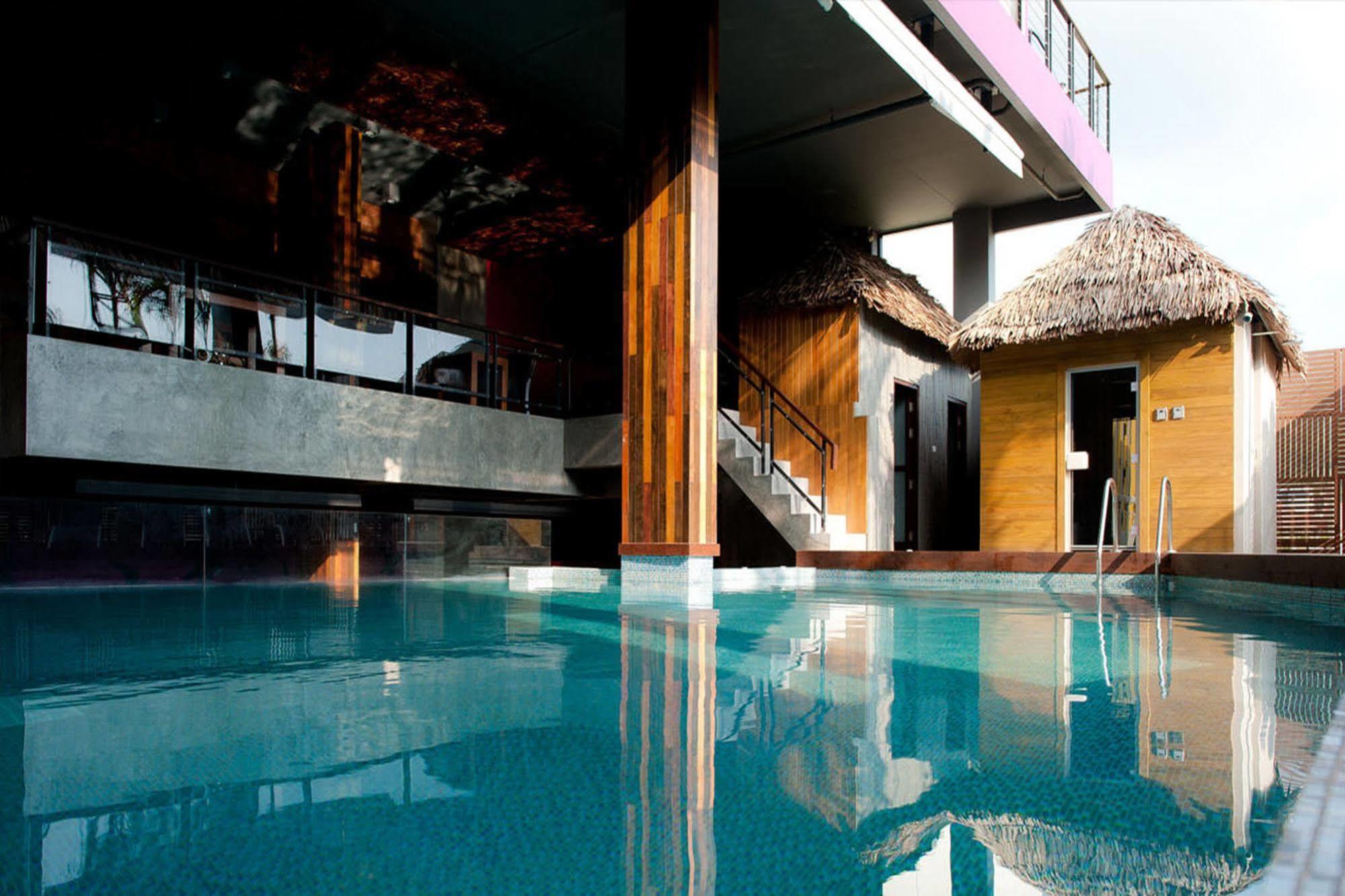 De Coze Hotel Patong Luaran gambar